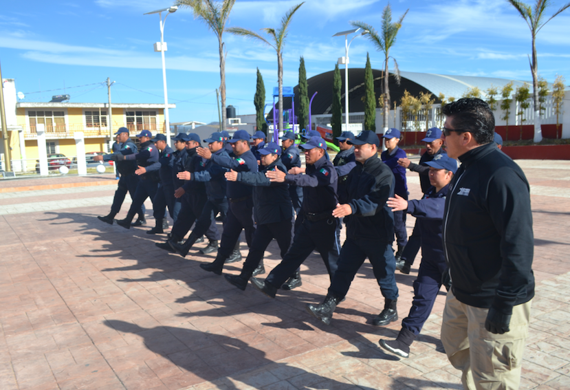 Adiestran a elementos de policía en Tzompantepec